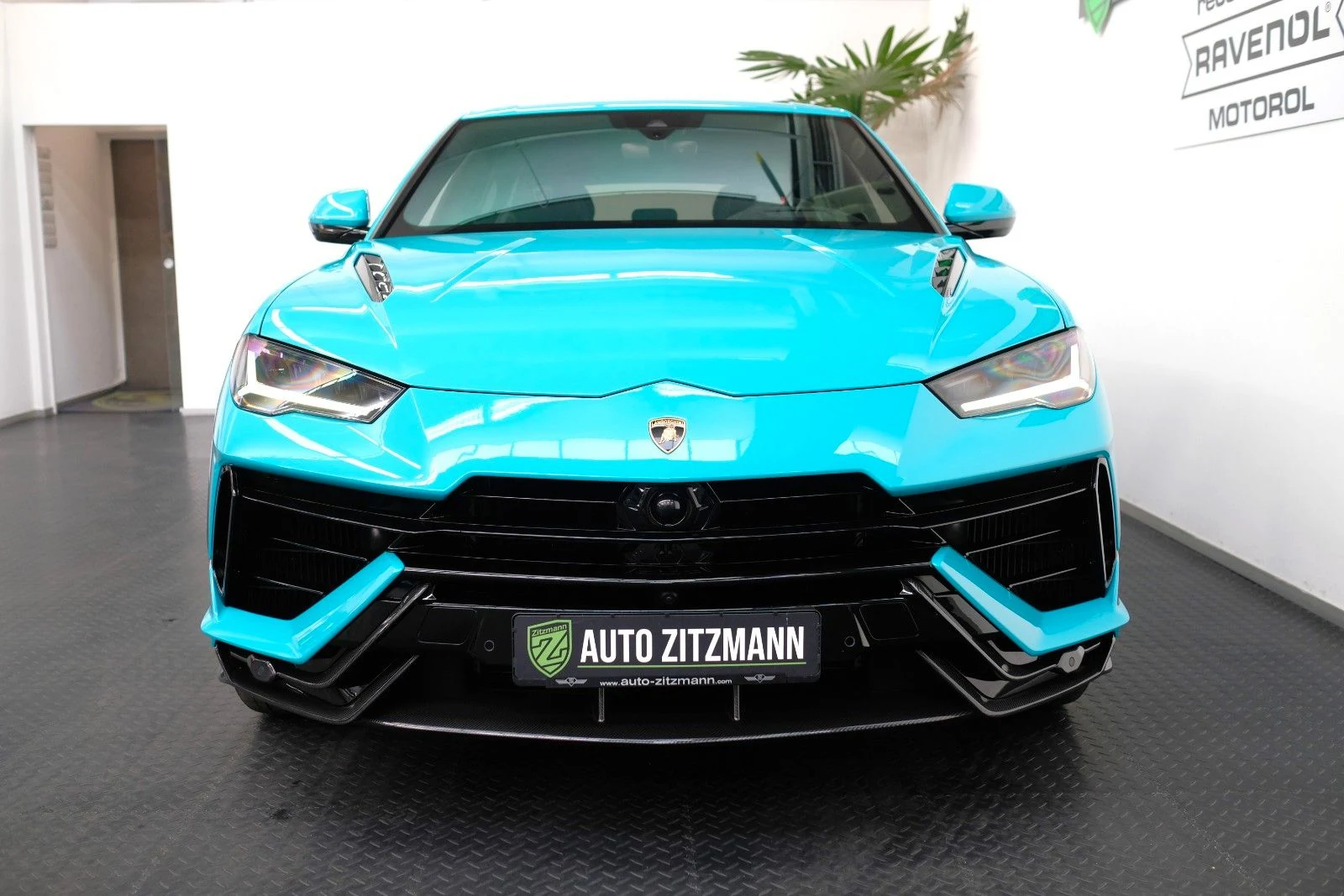 Lamborghini Urus Performante, 6/10