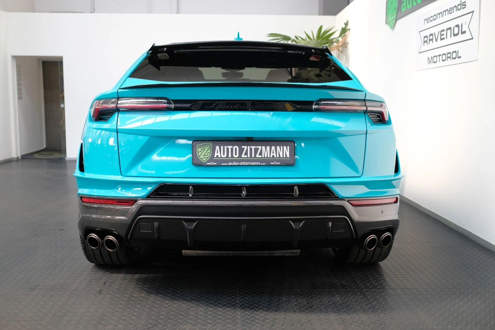 Lamborghini Urus Performante, 7/10