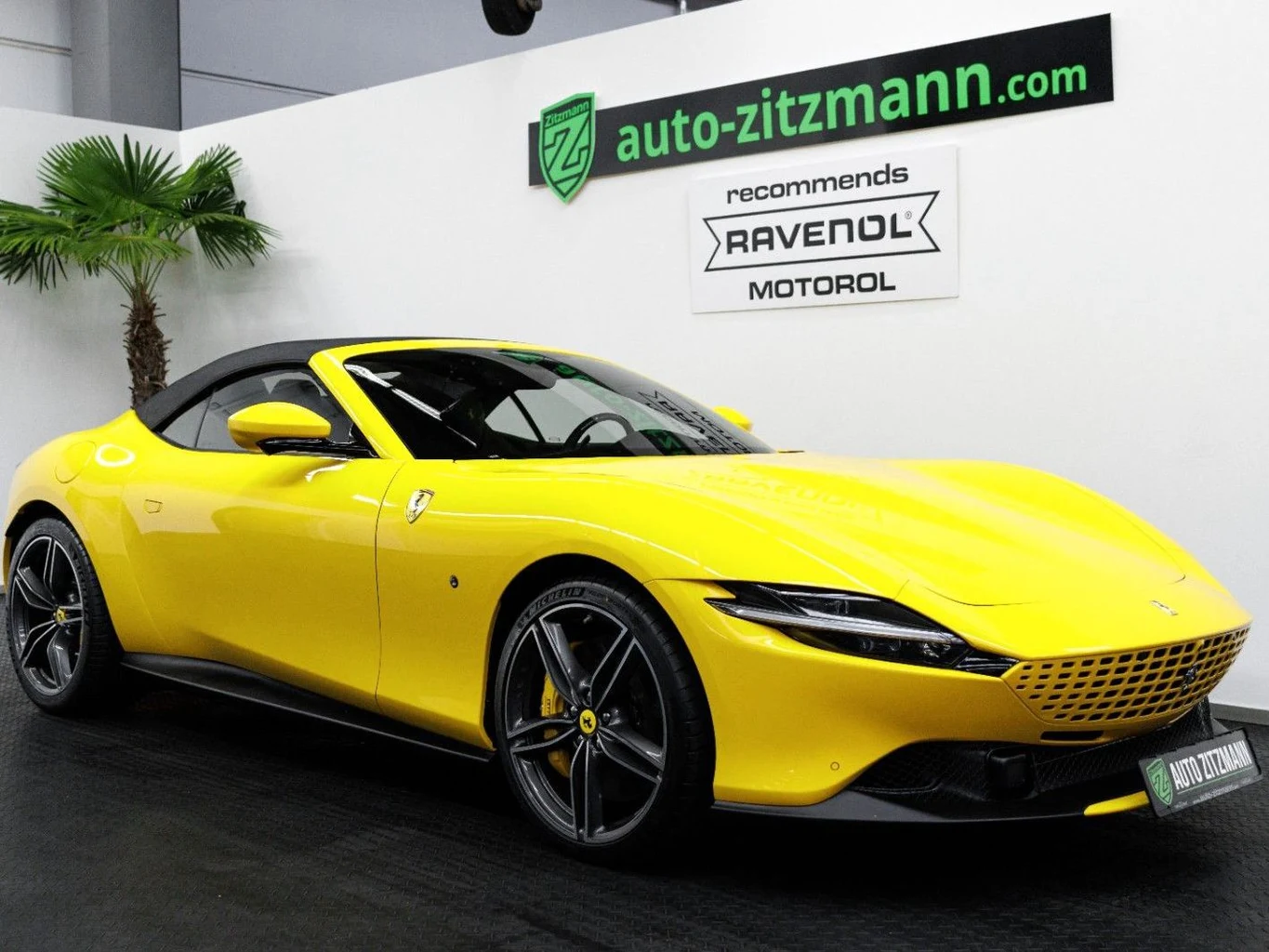 Ferrari Roma Spider, exterior view of the entire car