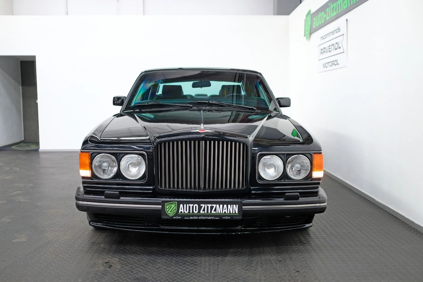Bentley Turbo R, reported armor, 3/10