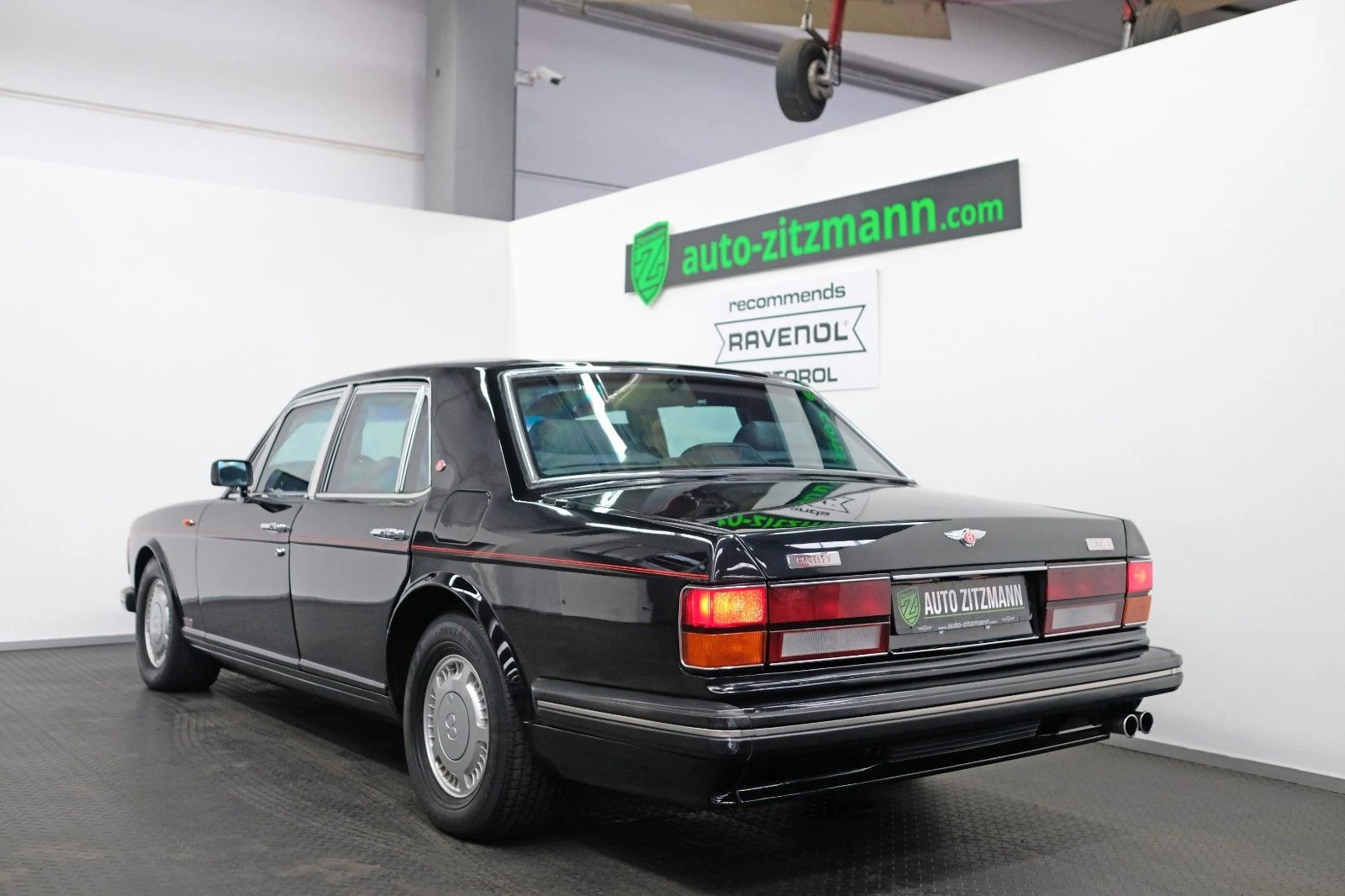 Bentley Turbo R, reported armor, 4/10