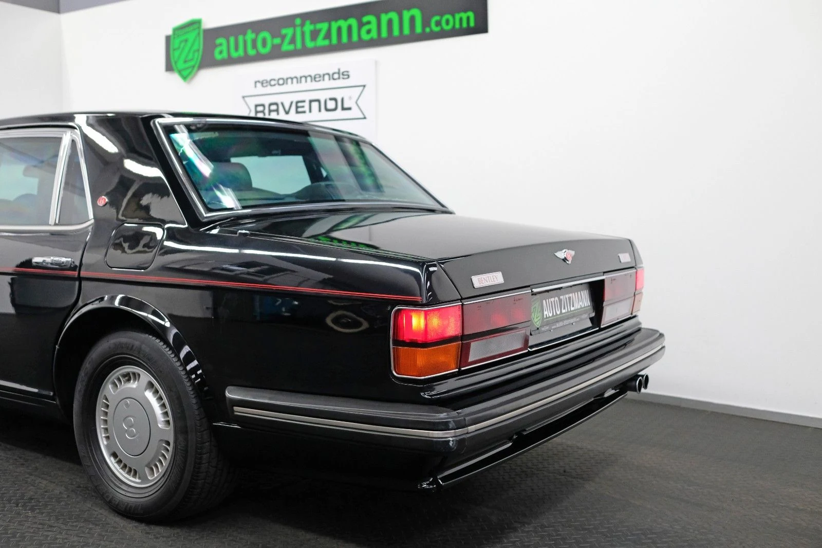 Bentley Turbo R, reported armor, 9/10