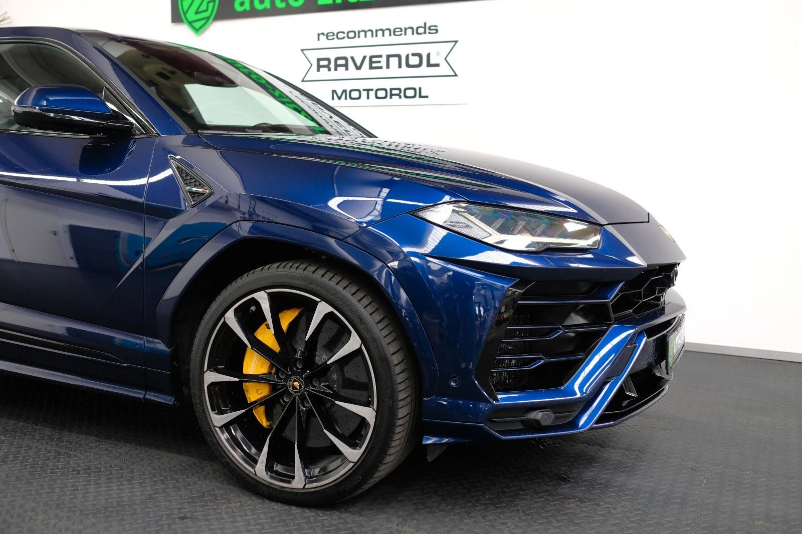 Lamborghini Urus, 6/10