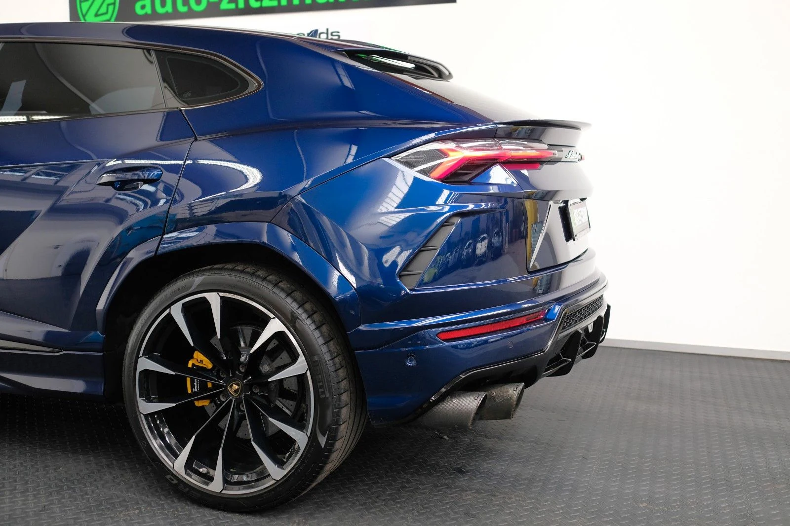 Lamborghini Urus, 8/10
