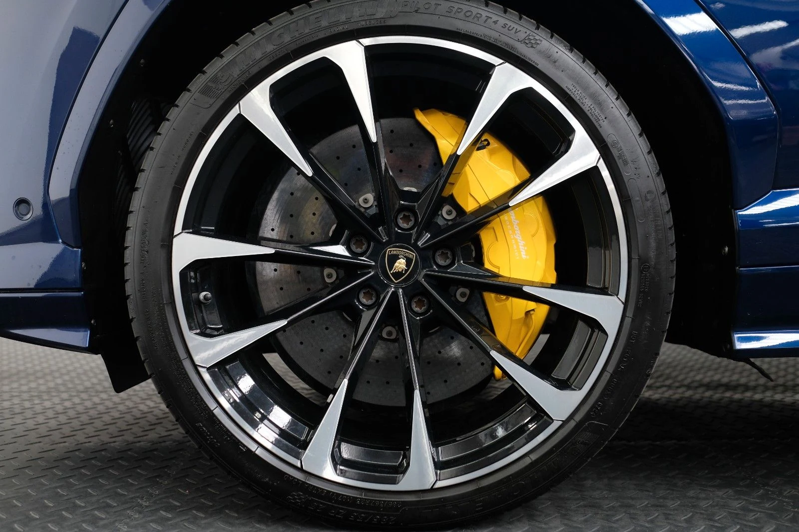 Lamborghini Urus, 10/10