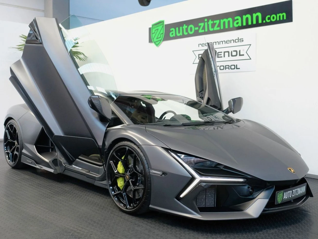 Lamborghini Revuelto Ad Personam, exterior view of the entire car