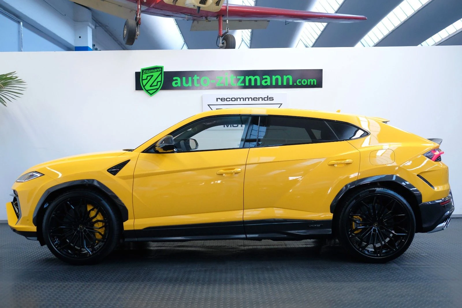 Lamborghini Urus SE, 8/10