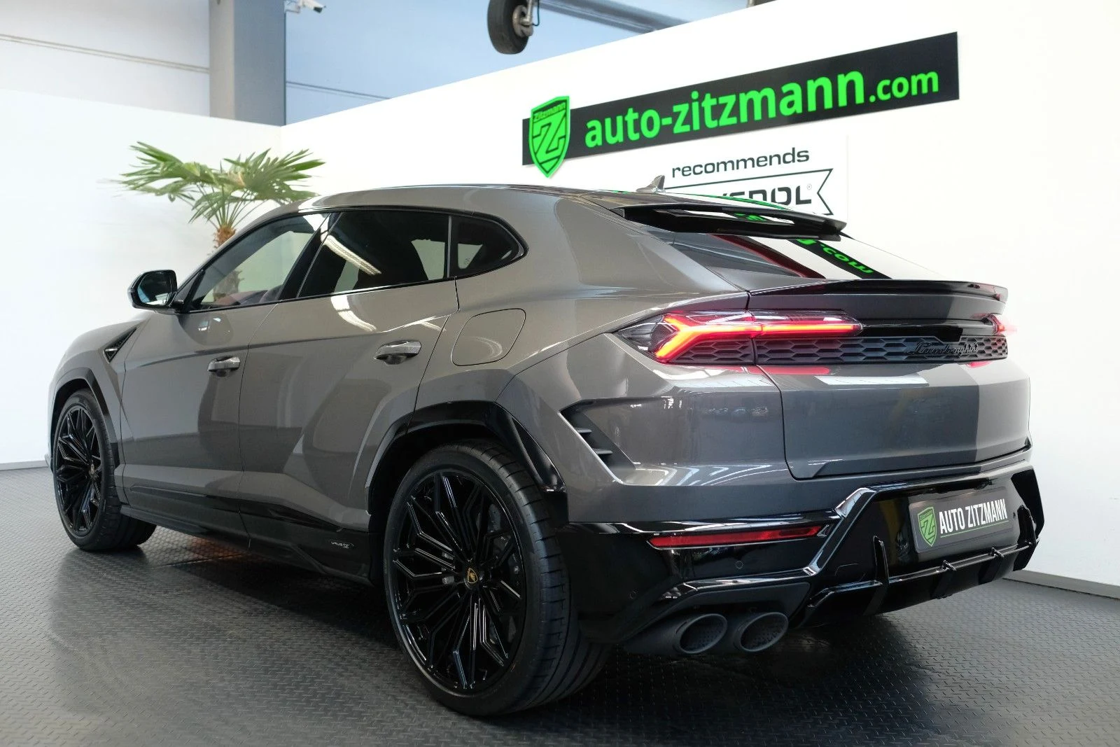 Lamborghini Urus SE, 2/10