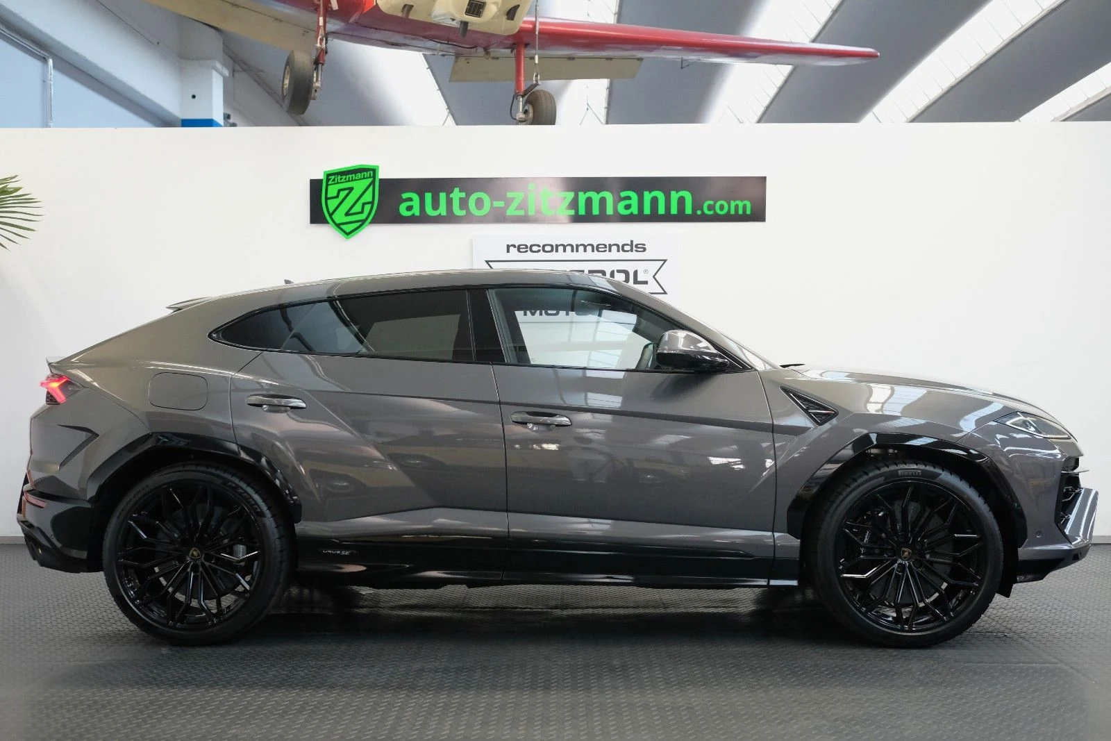 Lamborghini Urus SE, 4/10
