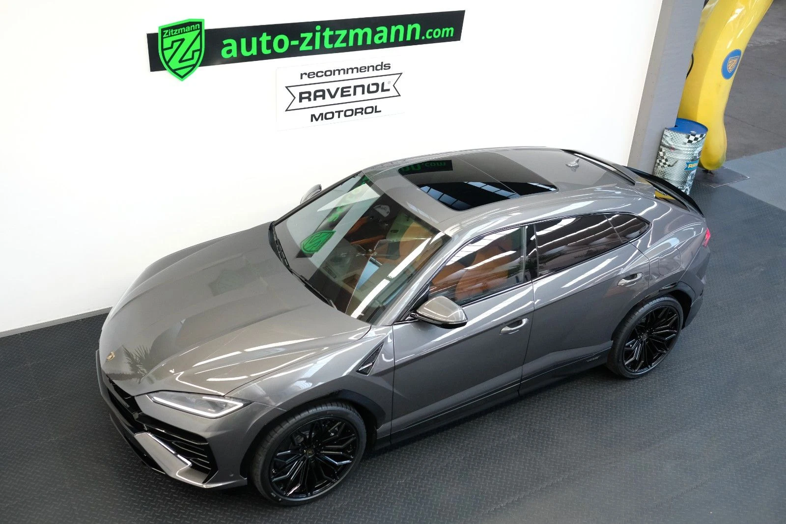 Lamborghini Urus SE, 8/10