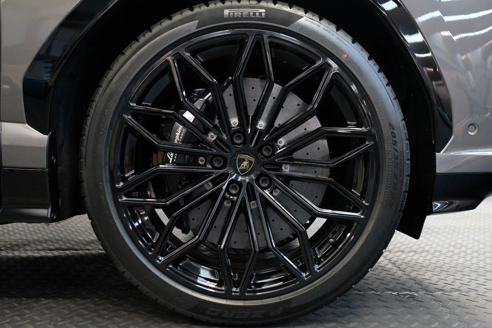 Lamborghini Urus SE, 9/10