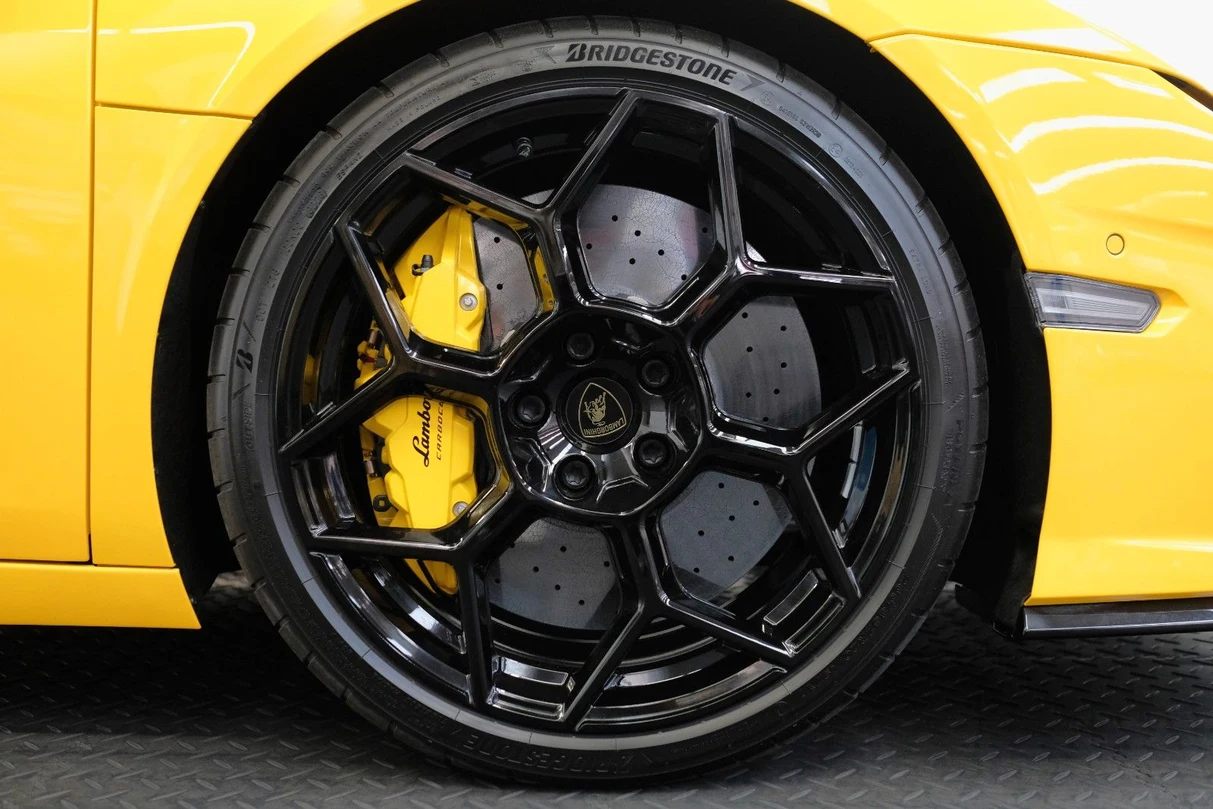 Lamborghini Temerario, 7/10