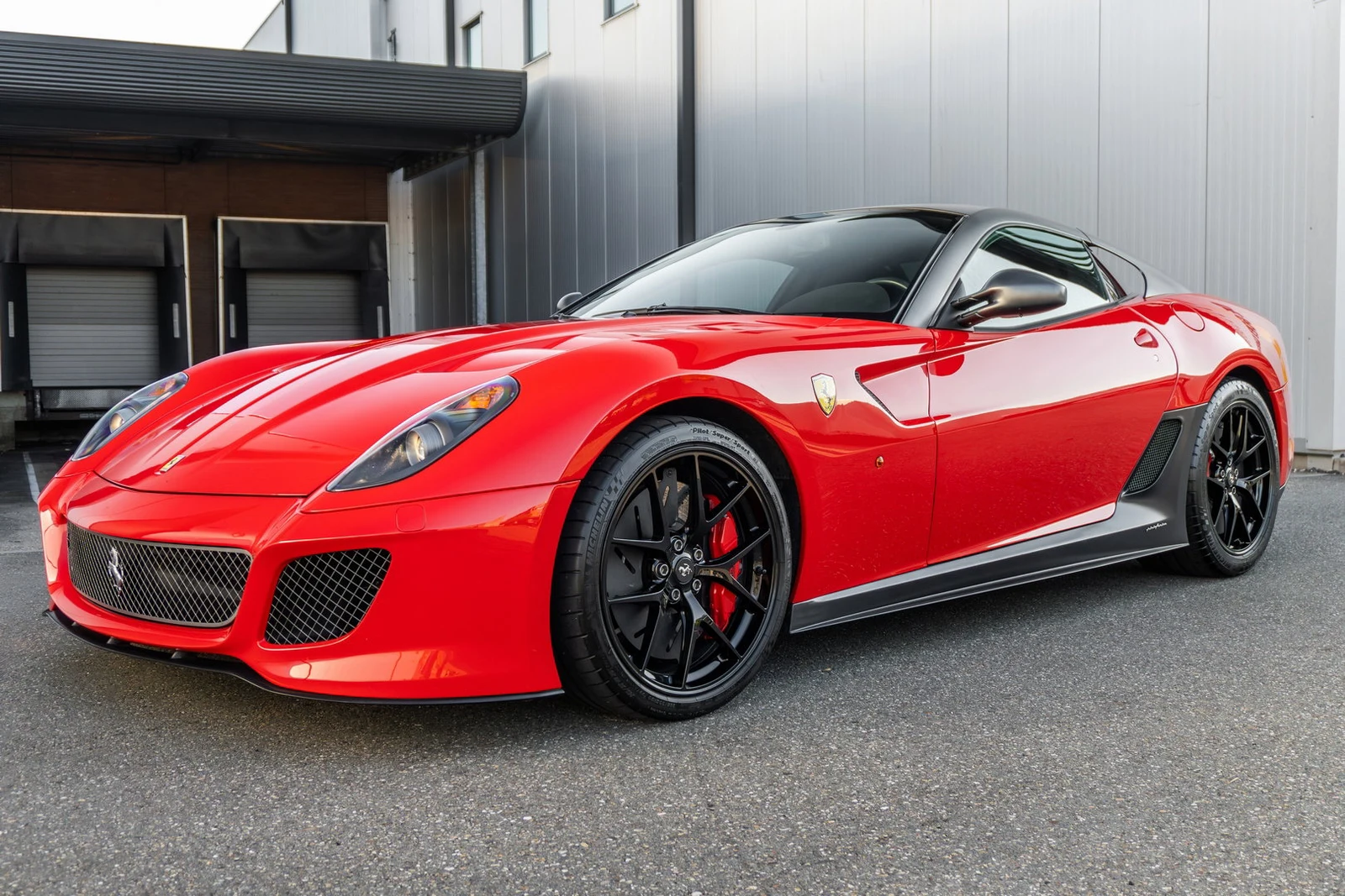 Ferrari 599 GTO · Rosso Scuderia with Grigio Silverstone Opaco roof · Bernards Exclusives