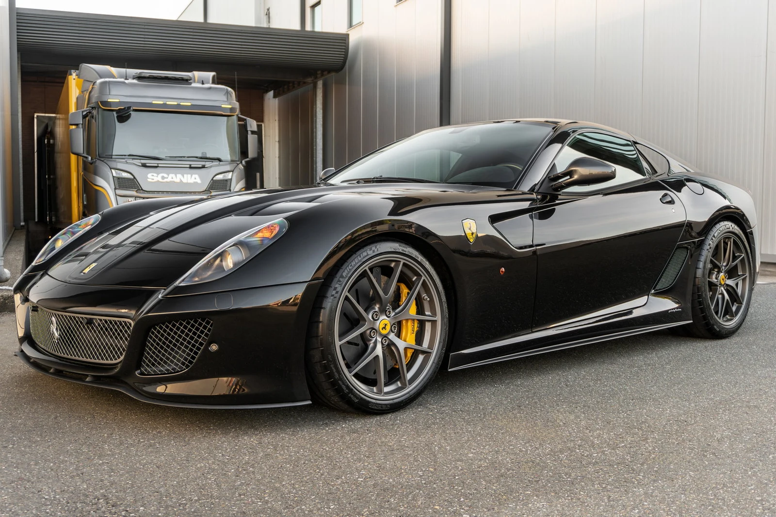 Ferrari 599 GTO · Nero Daytona Metallic with Grigio Silverstone livery · Bernards Exclusives