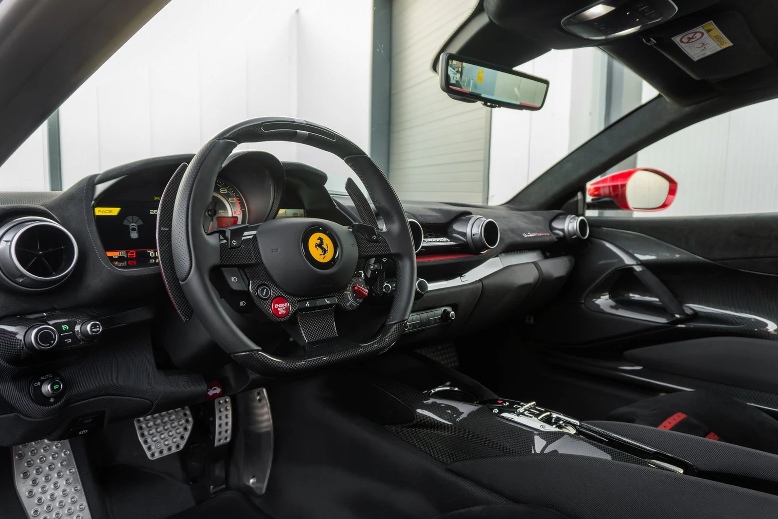 2023 Ferrari 812 Competizione, 3/10