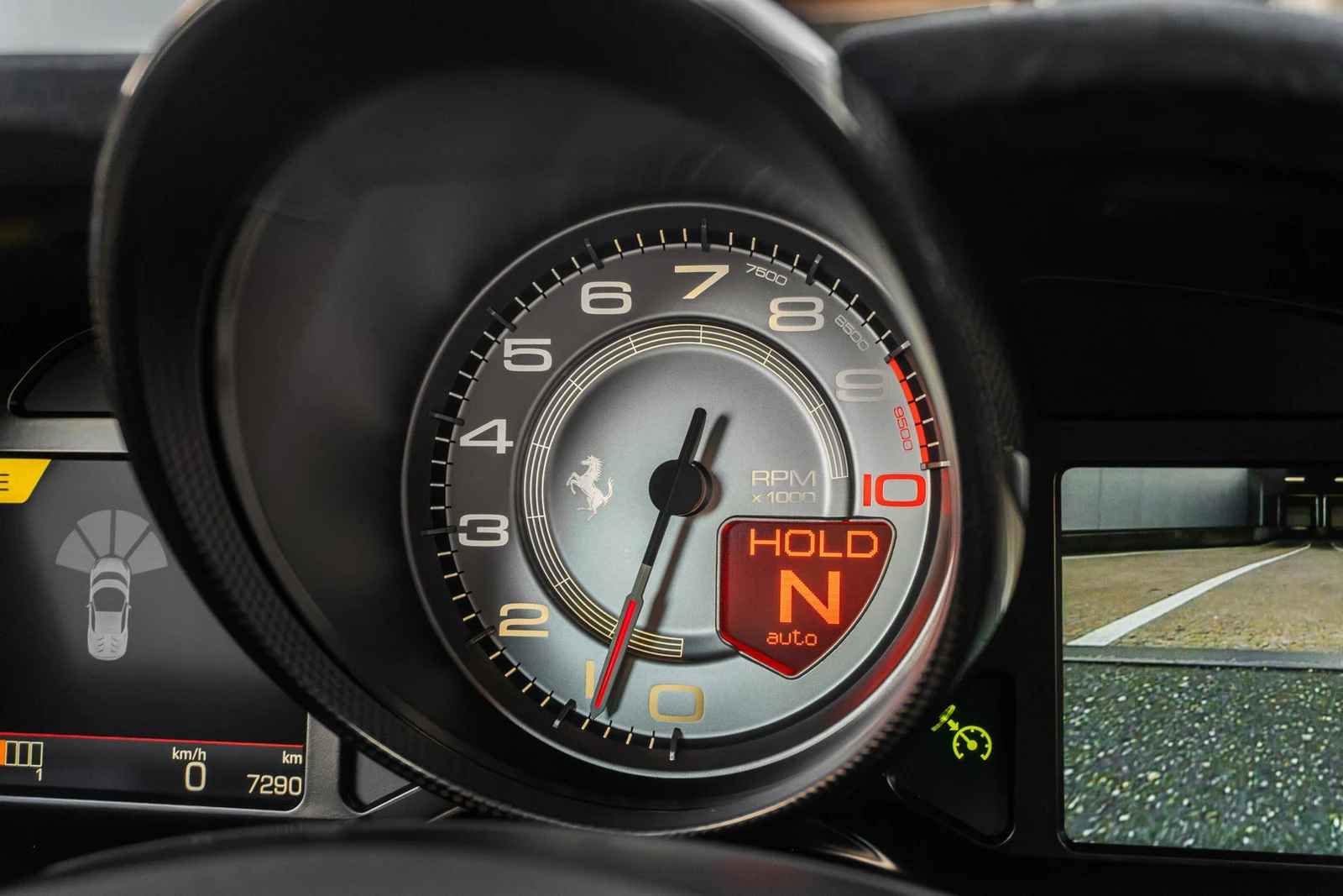 2023 Ferrari 812 Competizione, 7/10