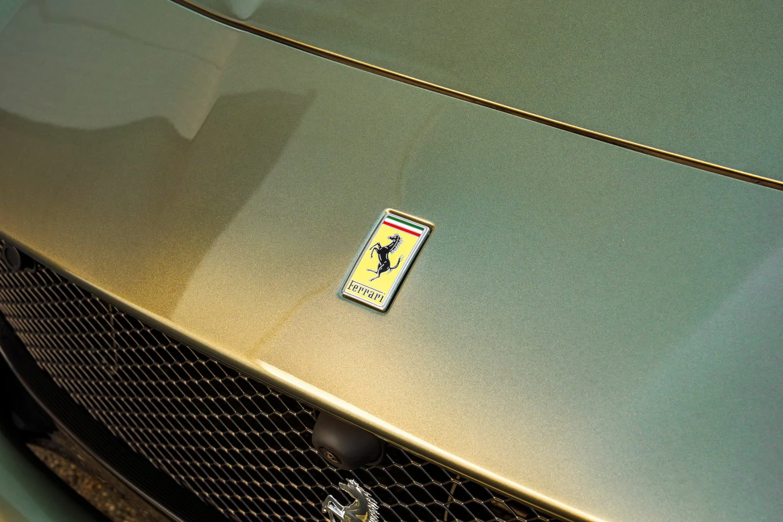 2022 Ferrari 812 GTS Tailor Made, 4/10