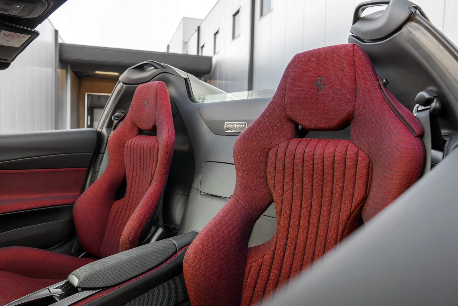 2022 Ferrari 812 GTS Tailor Made, 9/10