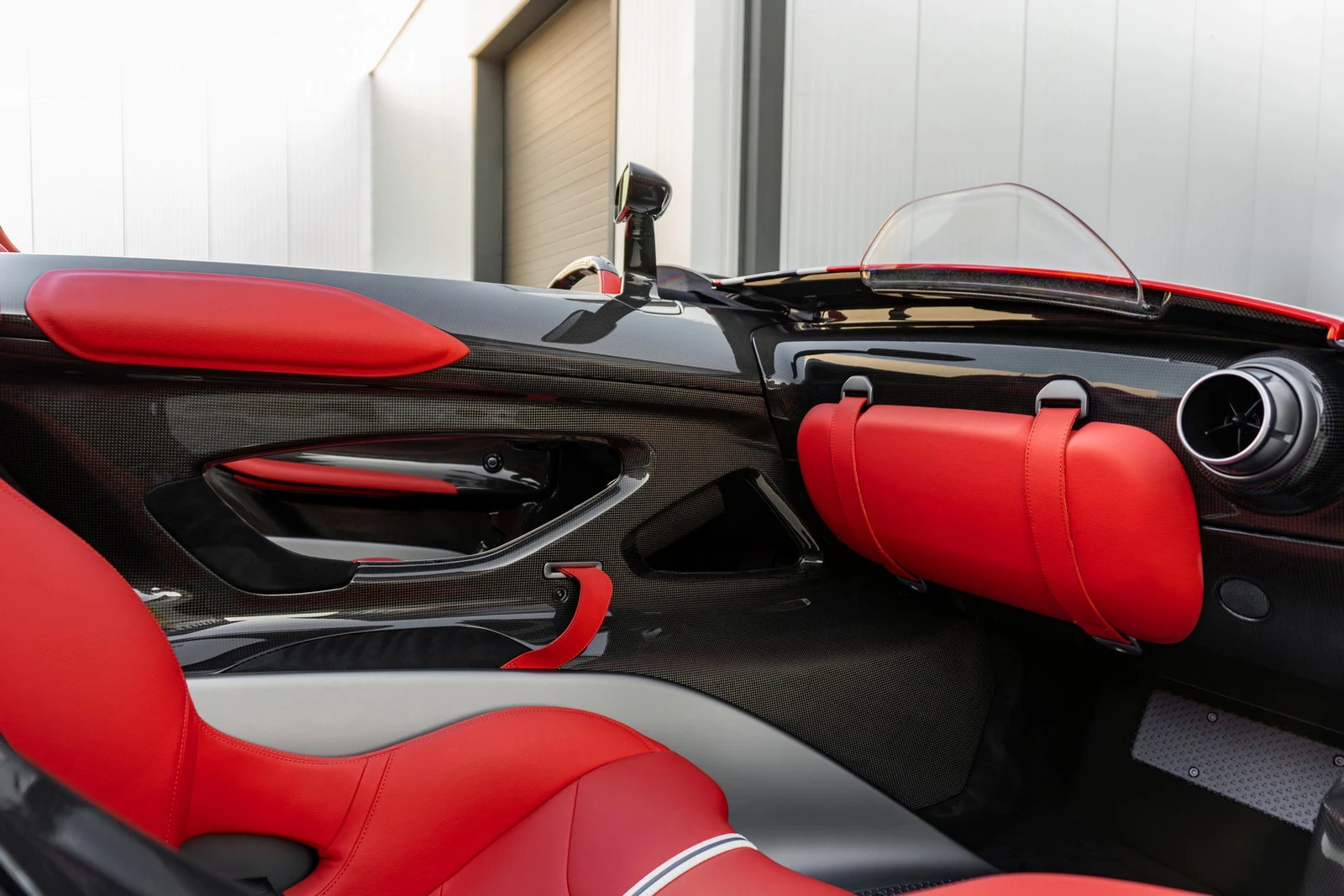 2020 Ferrari Monza SP2 Tailor Made, 5/10