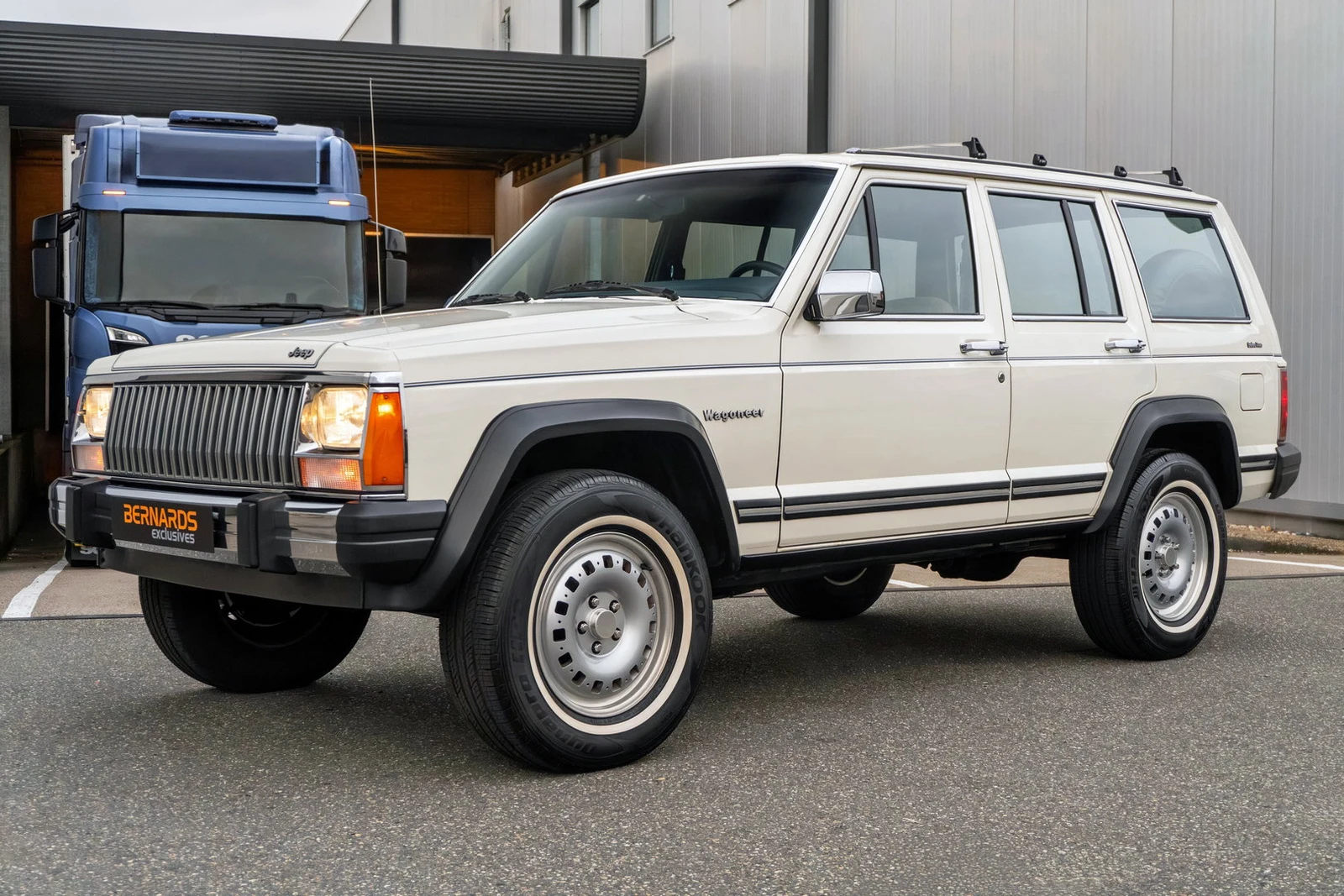 Jeep Wagoneer XJ LS3 V8 Conversion · White with blue pinstripes · Bernards Exclusives