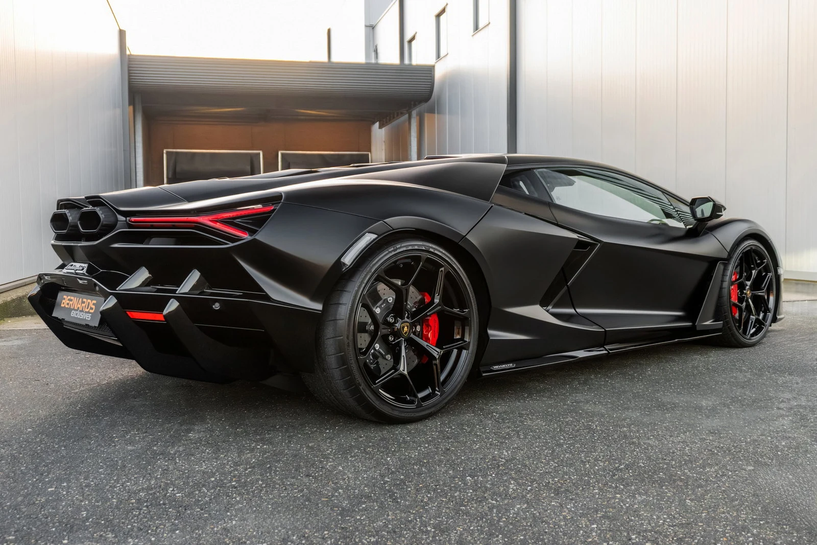 2024 Lamborghini Revuelto, 2/10