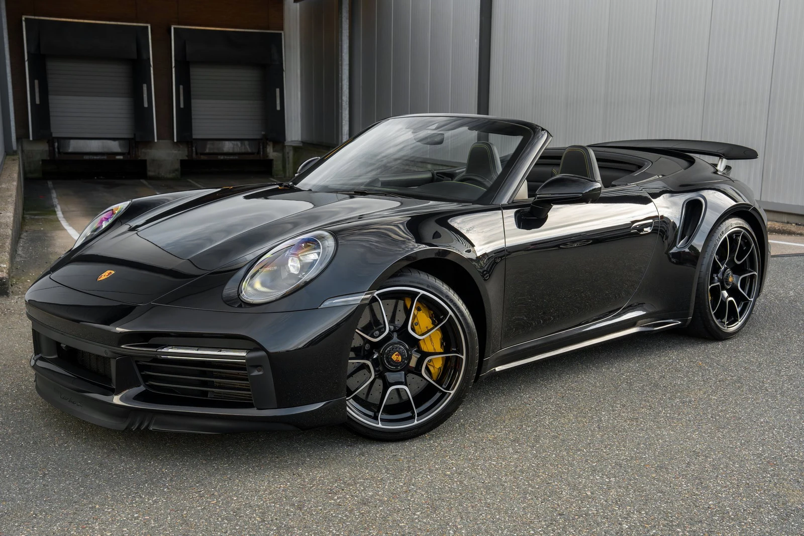 Porsche 911 (992.1) Turbo S Cabriolet · Deep Black Metallic · Bernards Exclusives
