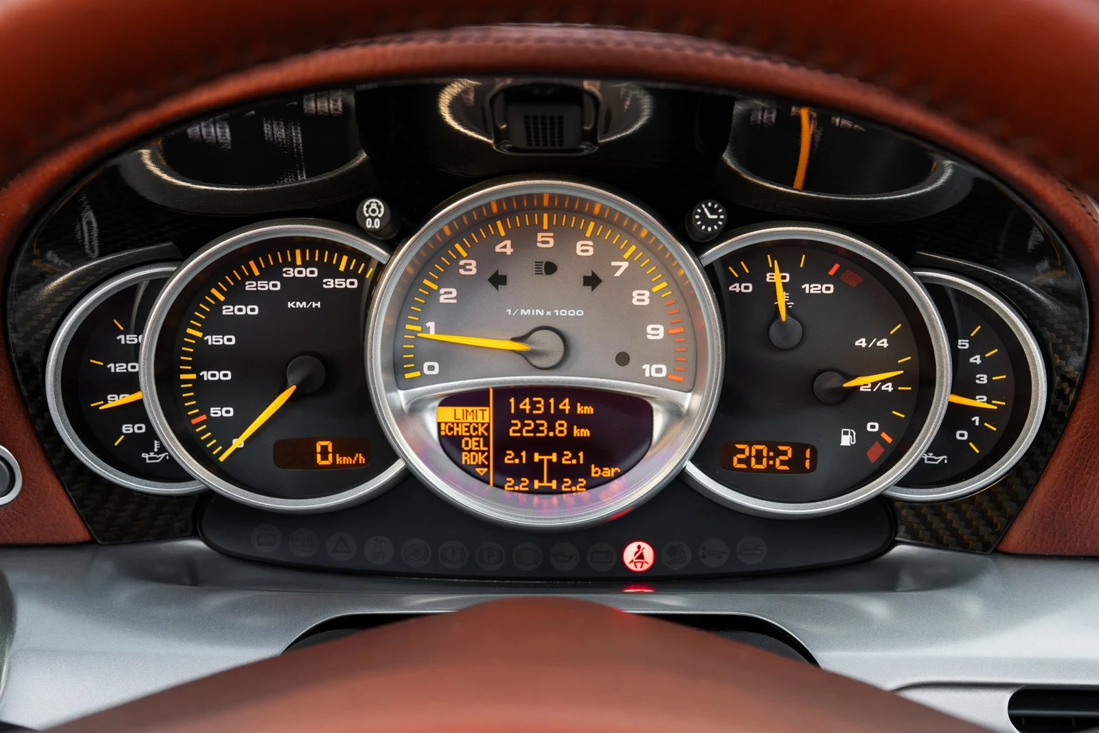 2006 Porsche Carrera GT, 6/10