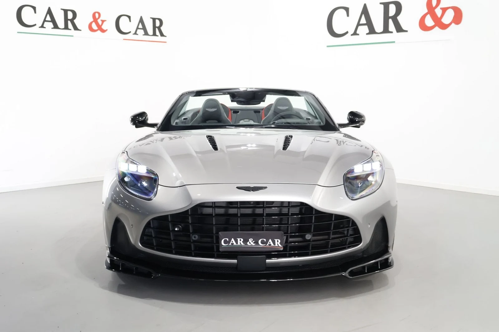 Aston Martin DB12 S Volante, 3/10