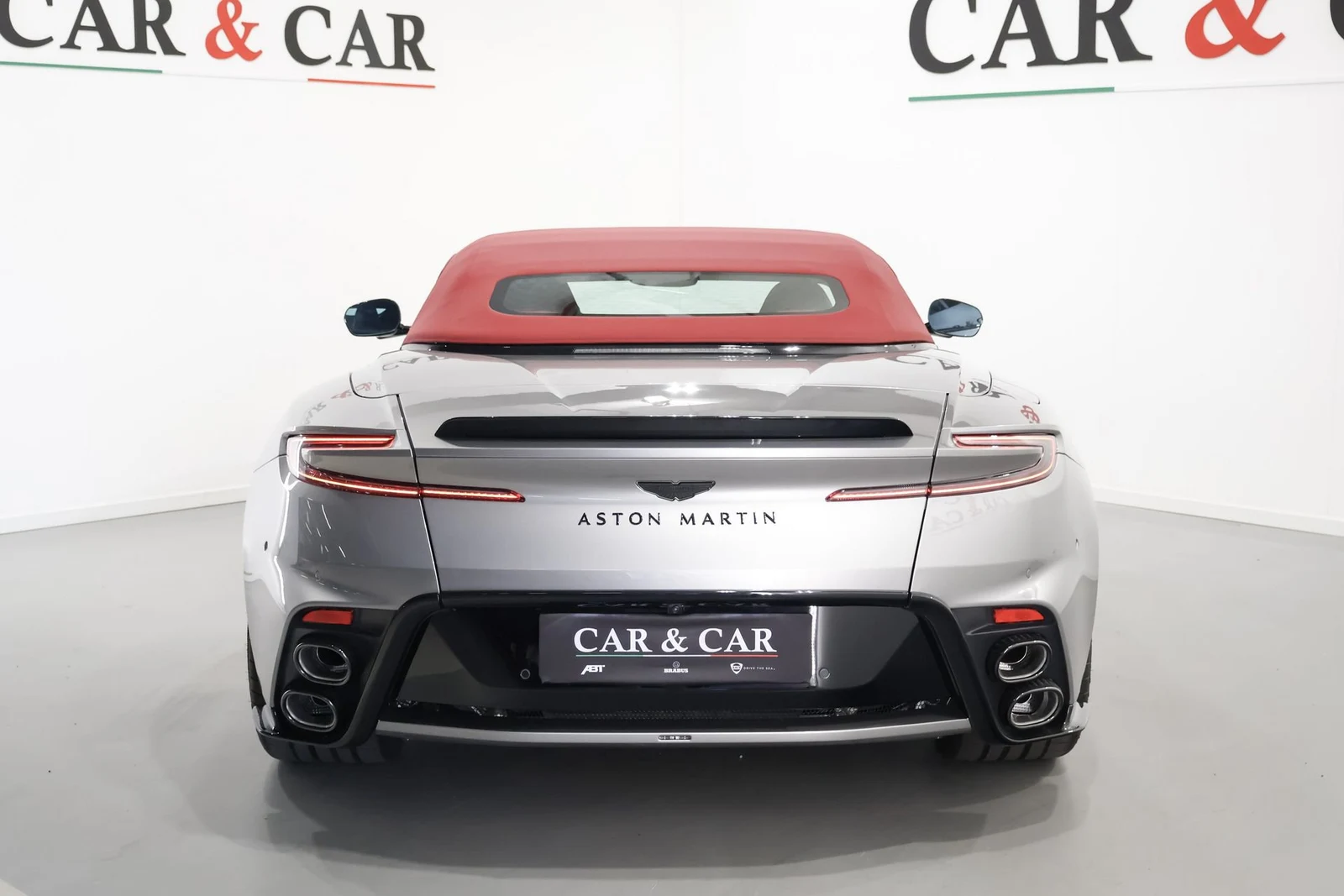 Aston Martin DB12 S Volante, 4/10