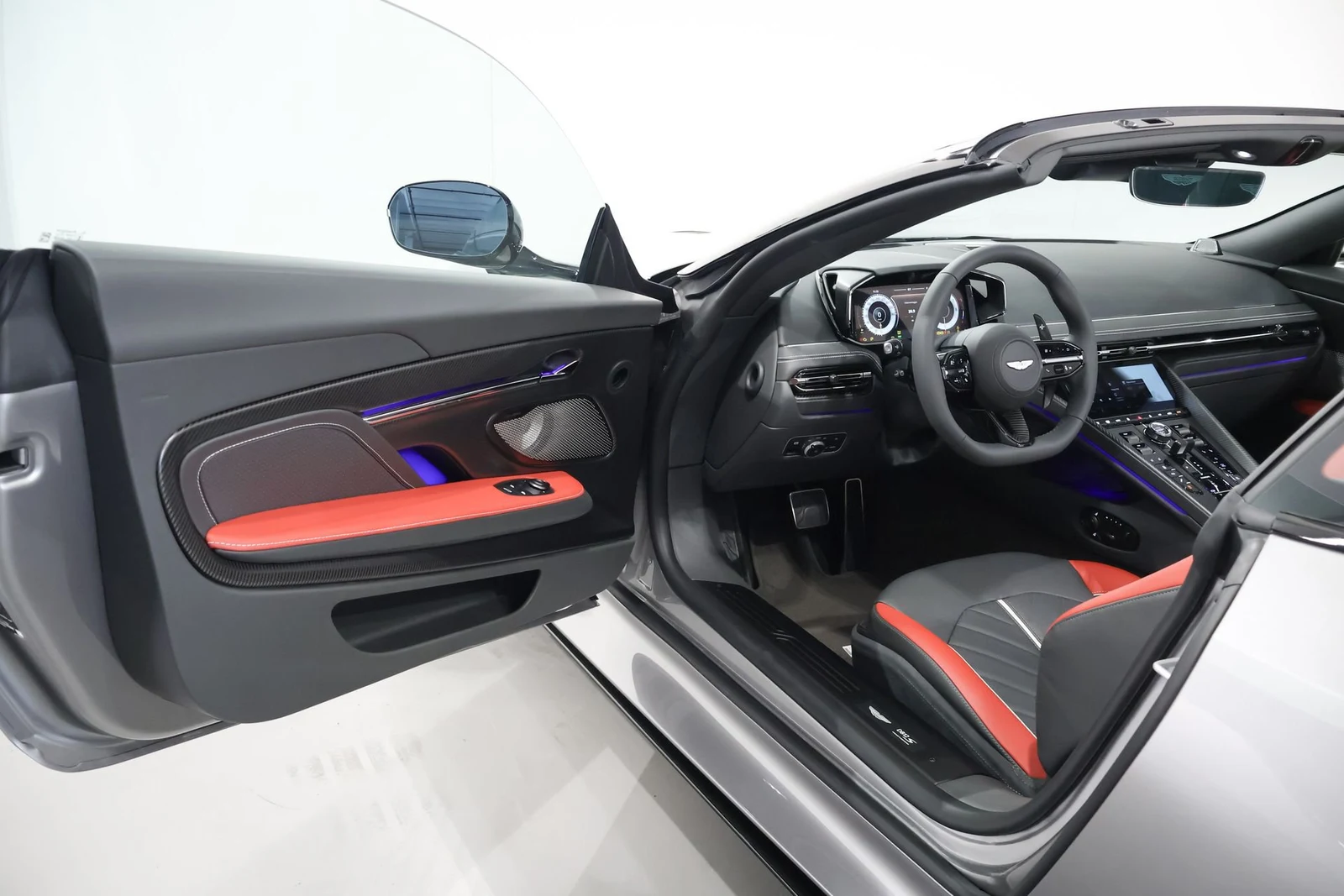 Aston Martin DB12 S Volante, 9/10