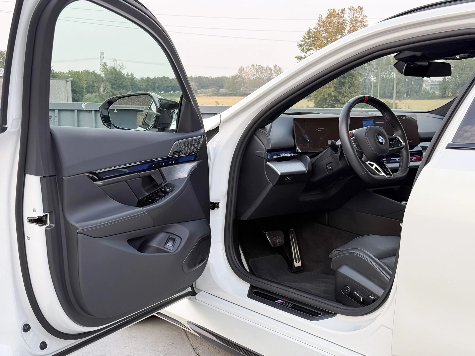 BMW M5 Touring (G99), 8/10