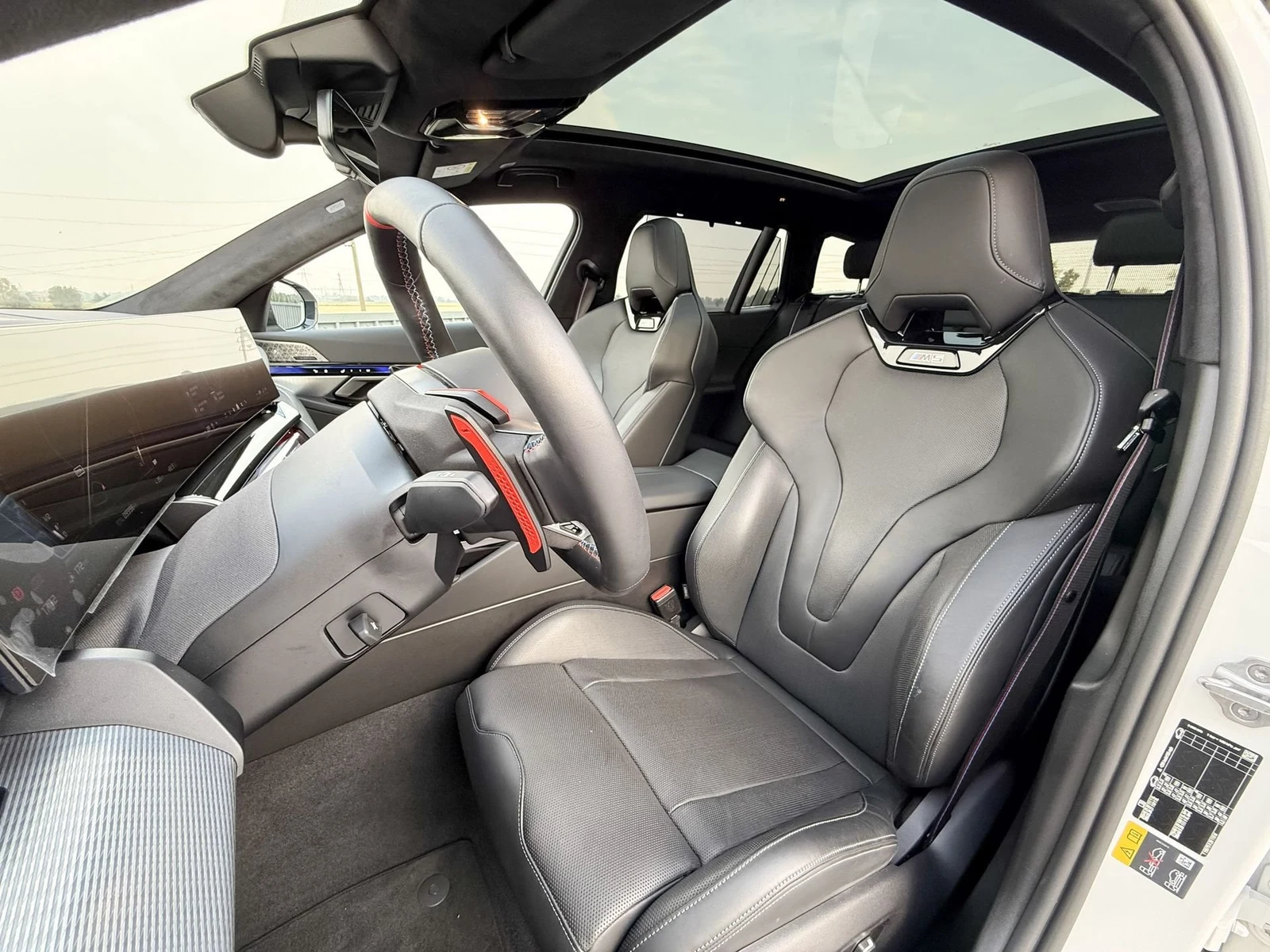 BMW M5 Touring (G99), 9/10