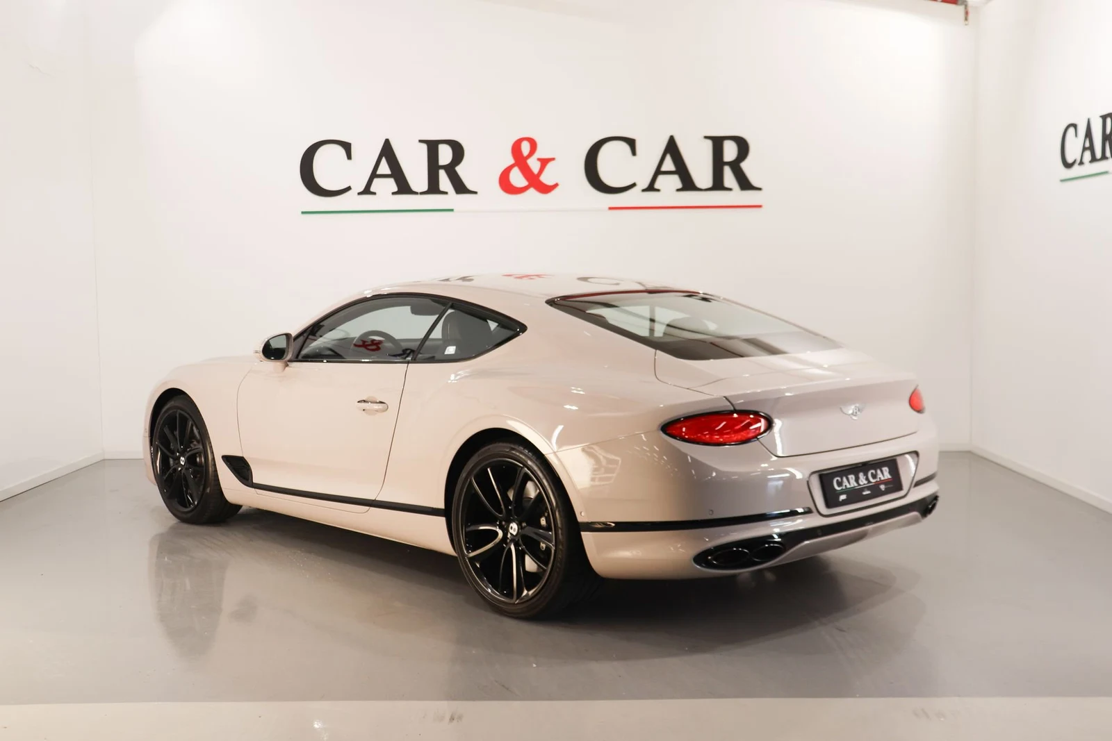 Bentley Continental GT V8, 2/10