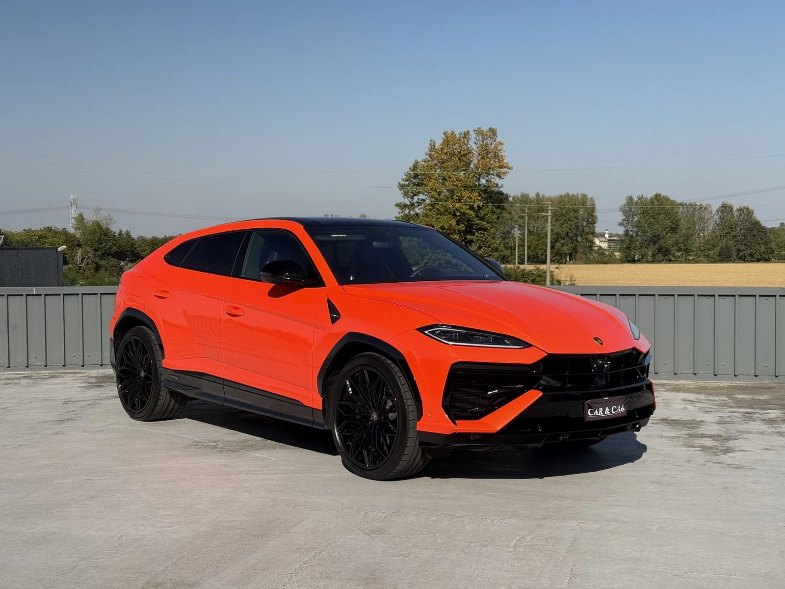 Seller photograph: Lamborghini Urus SE