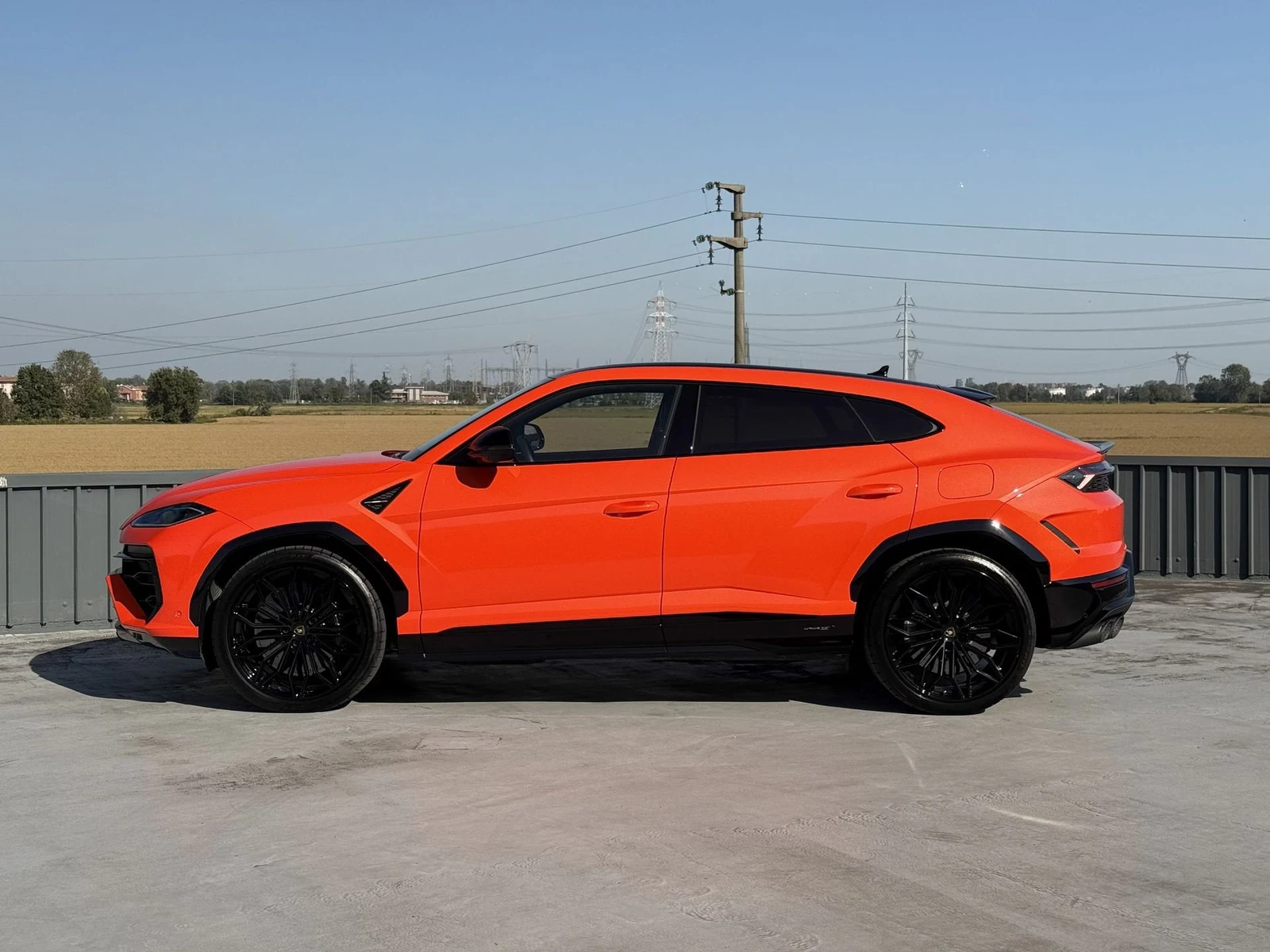 Lamborghini Urus SE, 6/10