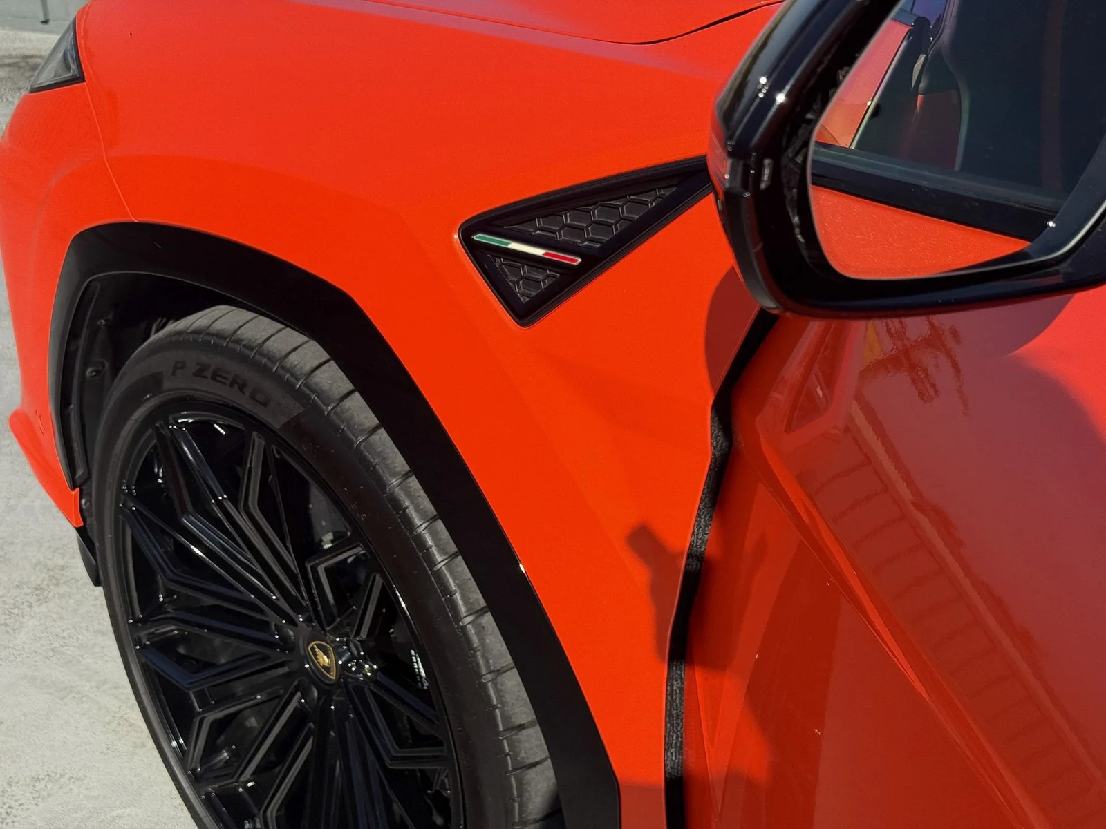 Lamborghini Urus SE, 9/10