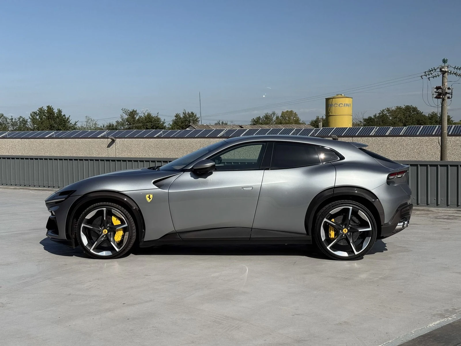Ferrari Purosangue, 4/10