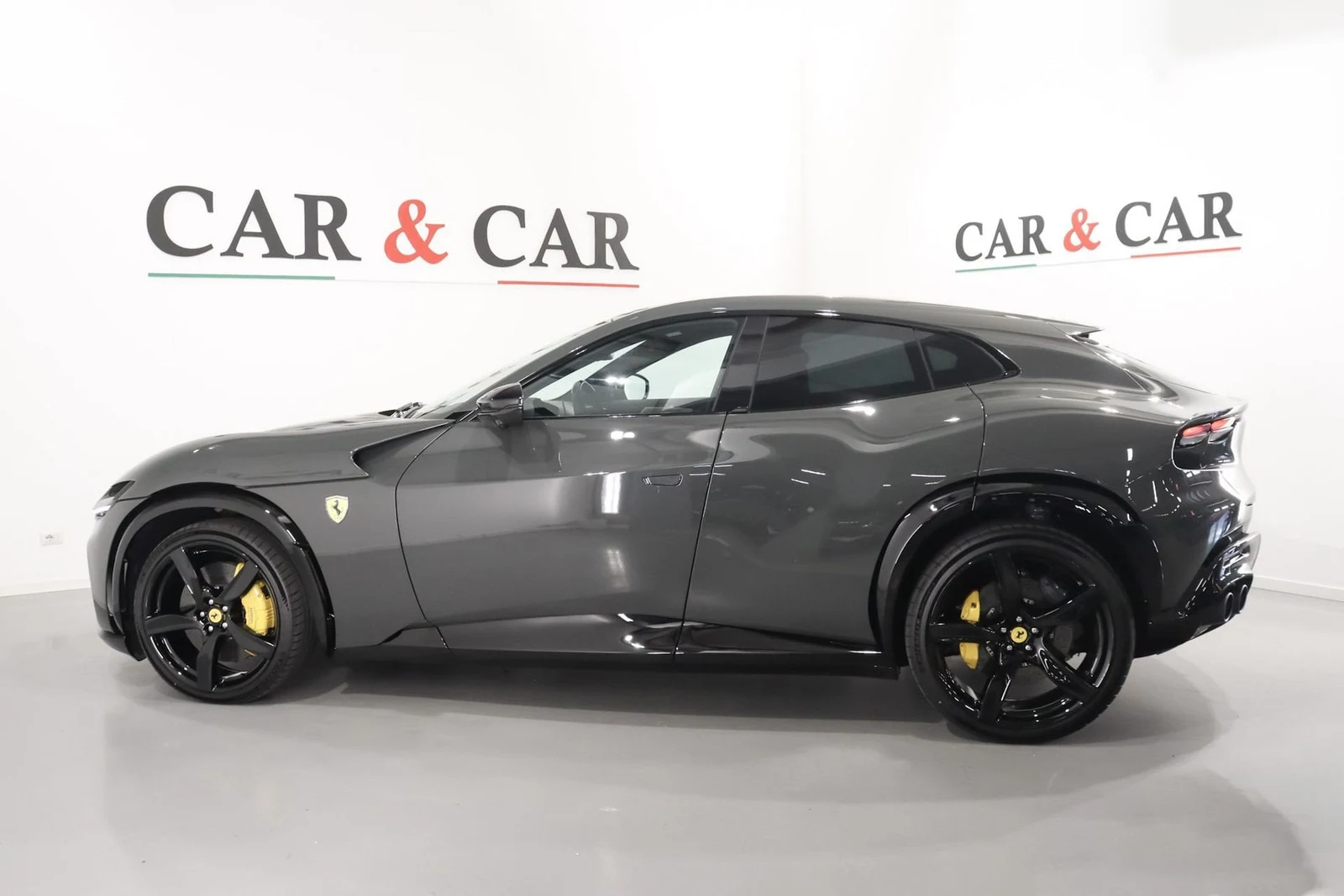 Ferrari Purosangue, 6/10