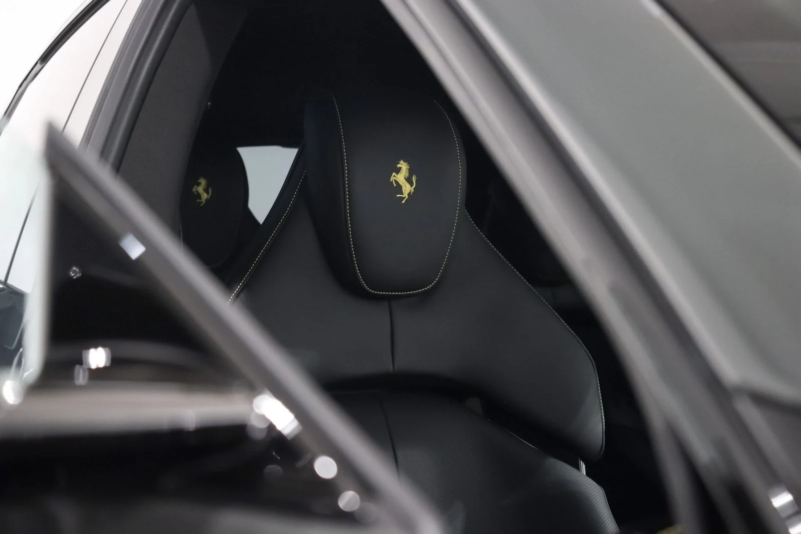 Ferrari Purosangue, 8/10