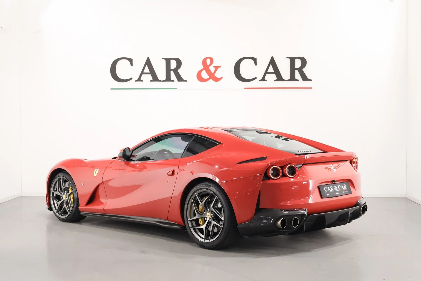Ferrari 812 Superfast, 2/10