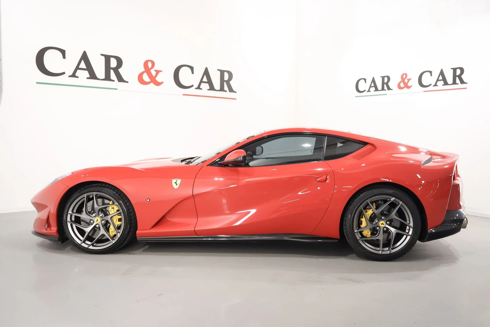 Ferrari 812 Superfast, 6/10