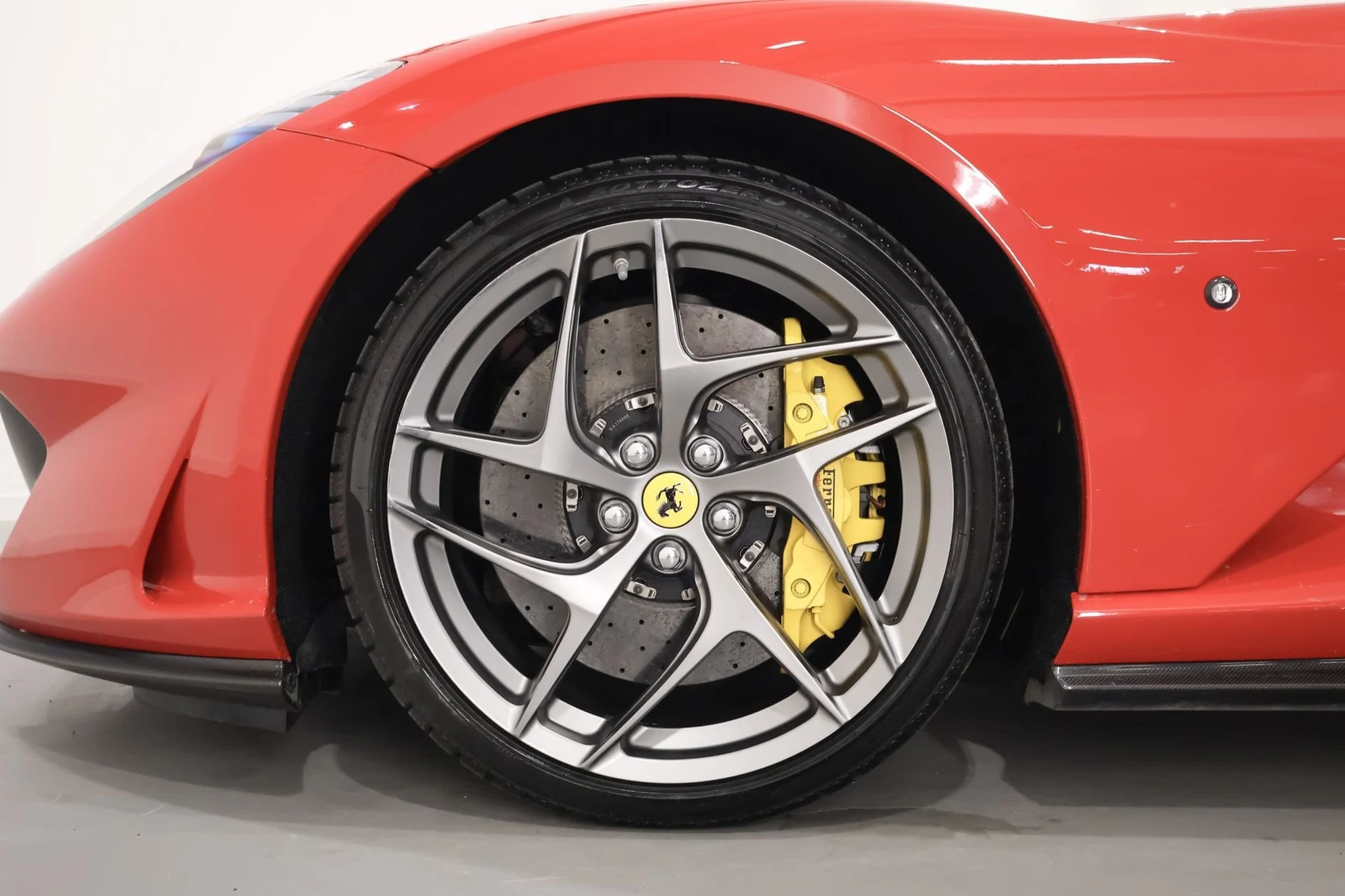 Ferrari 812 Superfast, 7/10