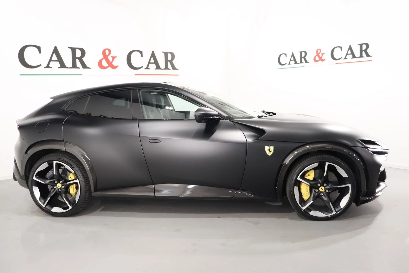 Ferrari Purosangue, 4/10
