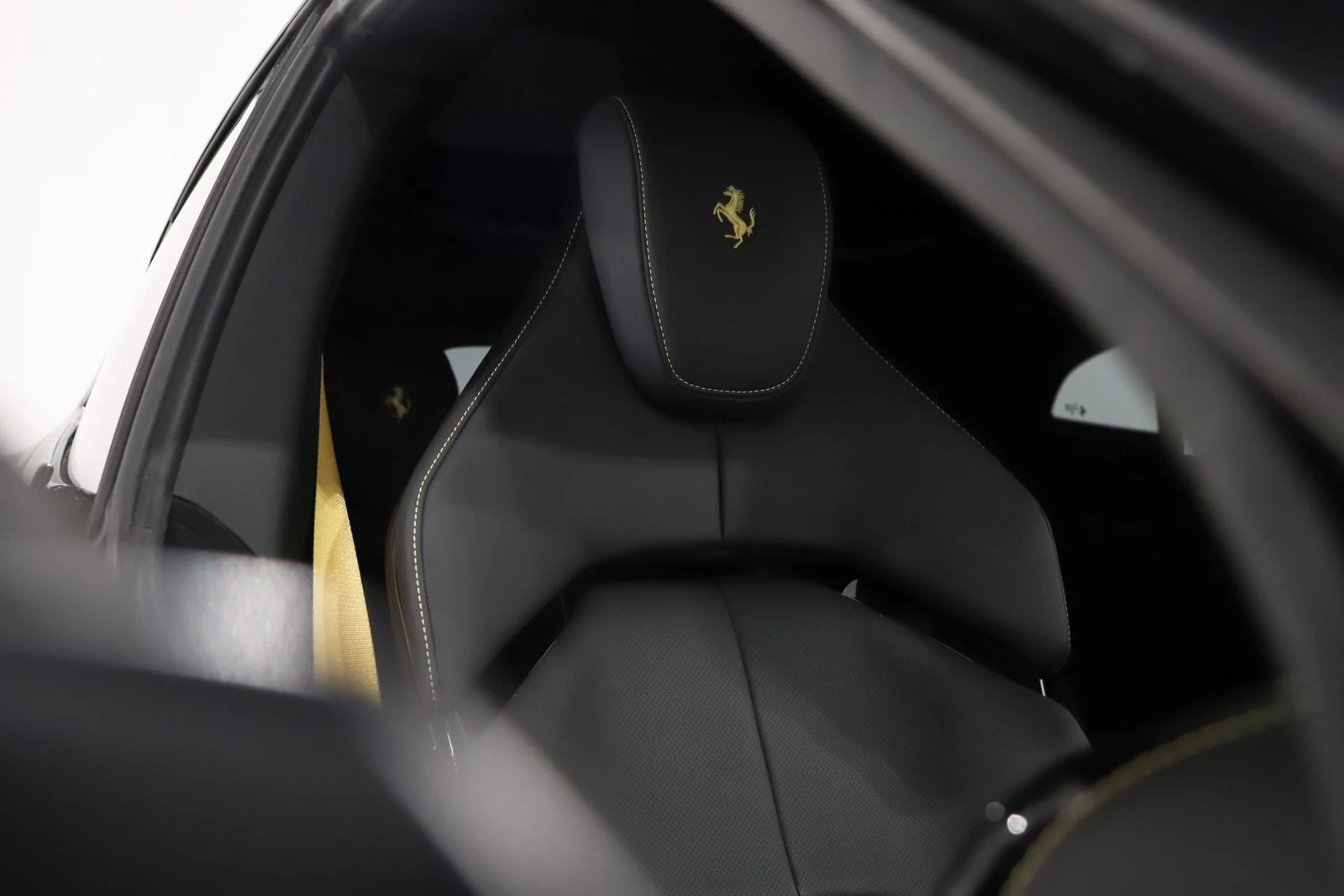 Ferrari Purosangue, 7/10