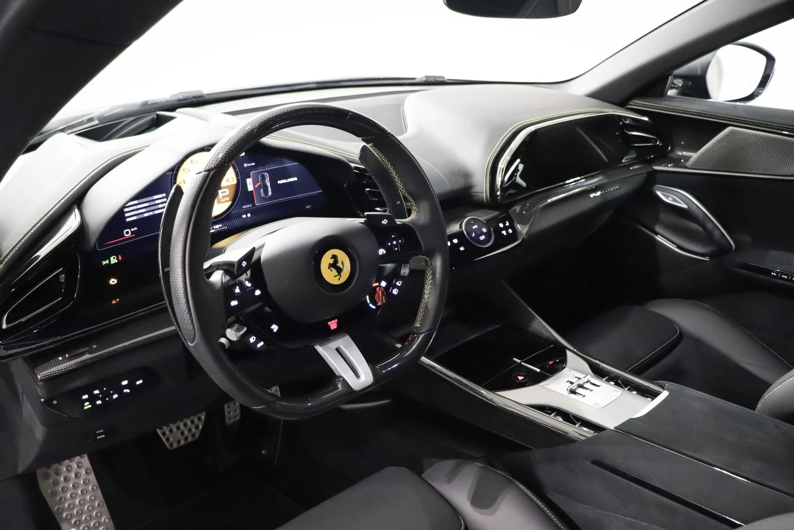 Ferrari Purosangue, 9/10