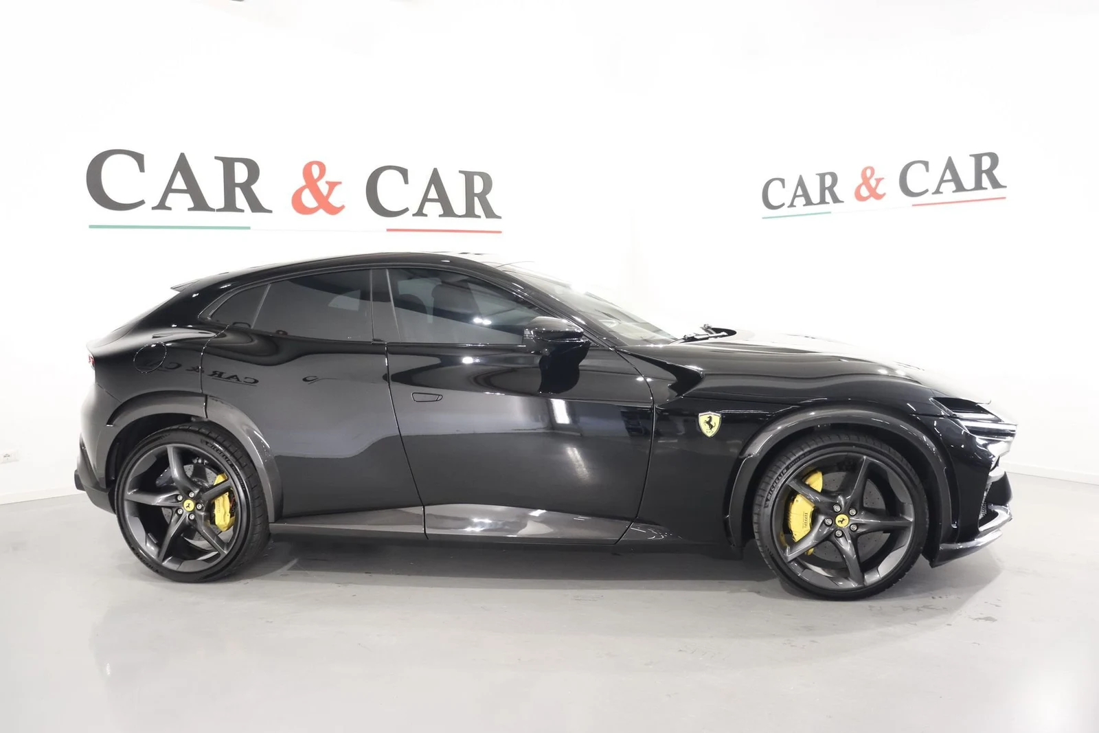 Ferrari Purosangue, 5/10