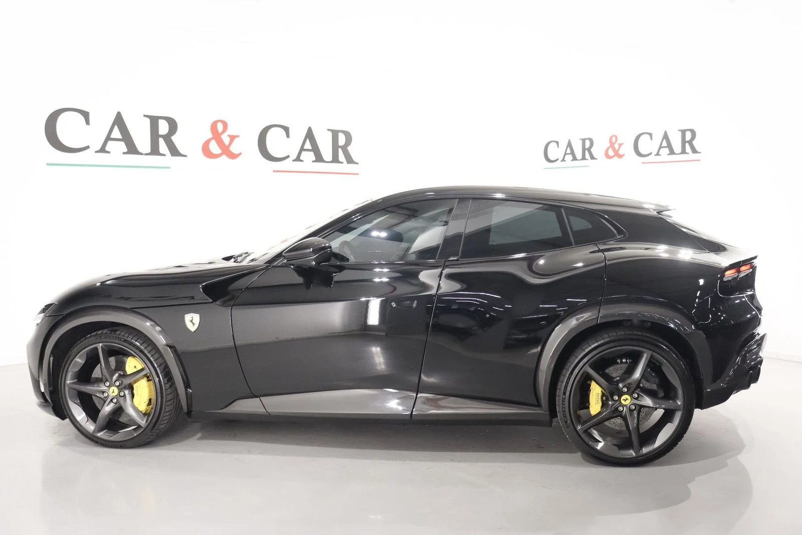 Ferrari Purosangue, 6/10