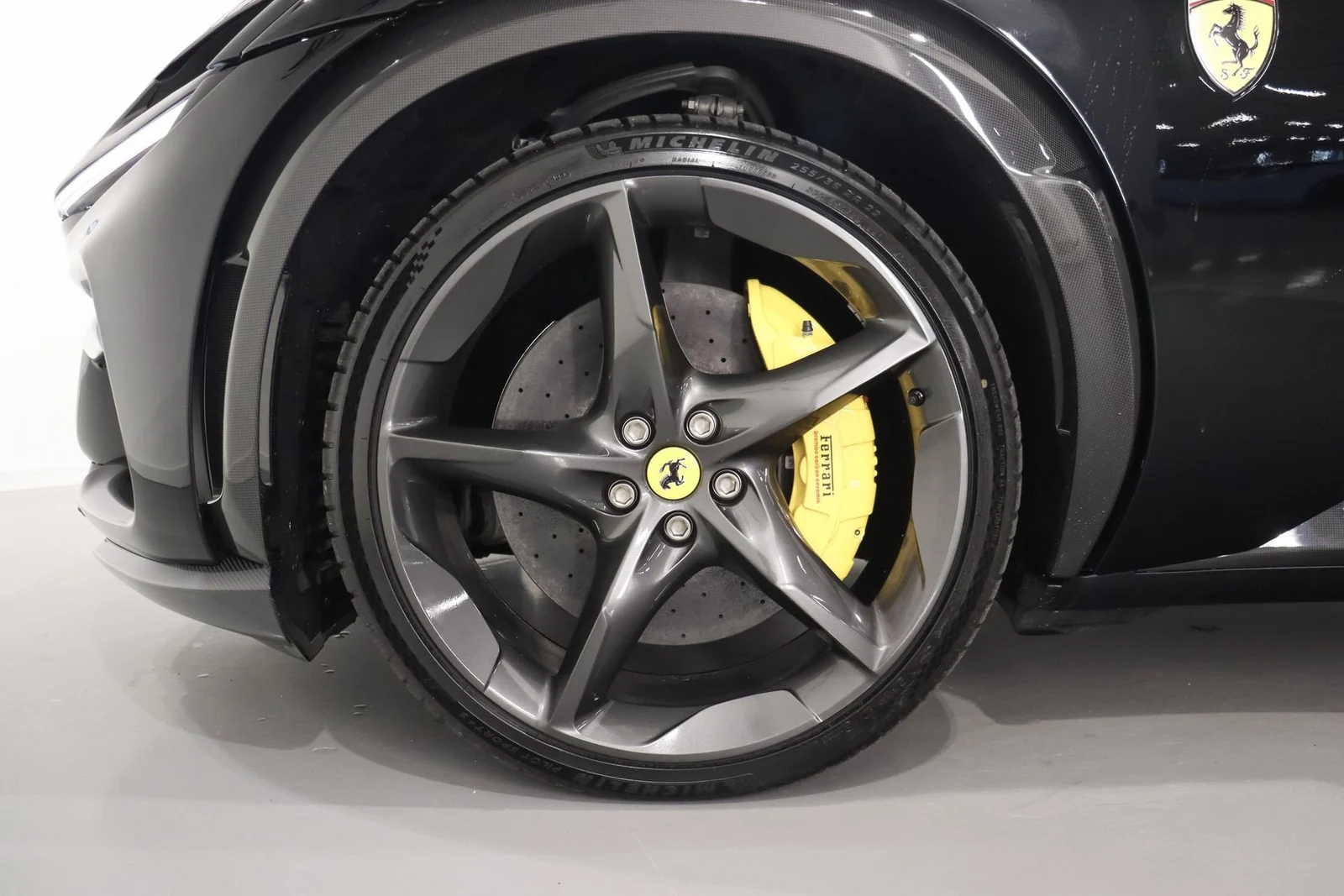 Ferrari Purosangue, 7/10