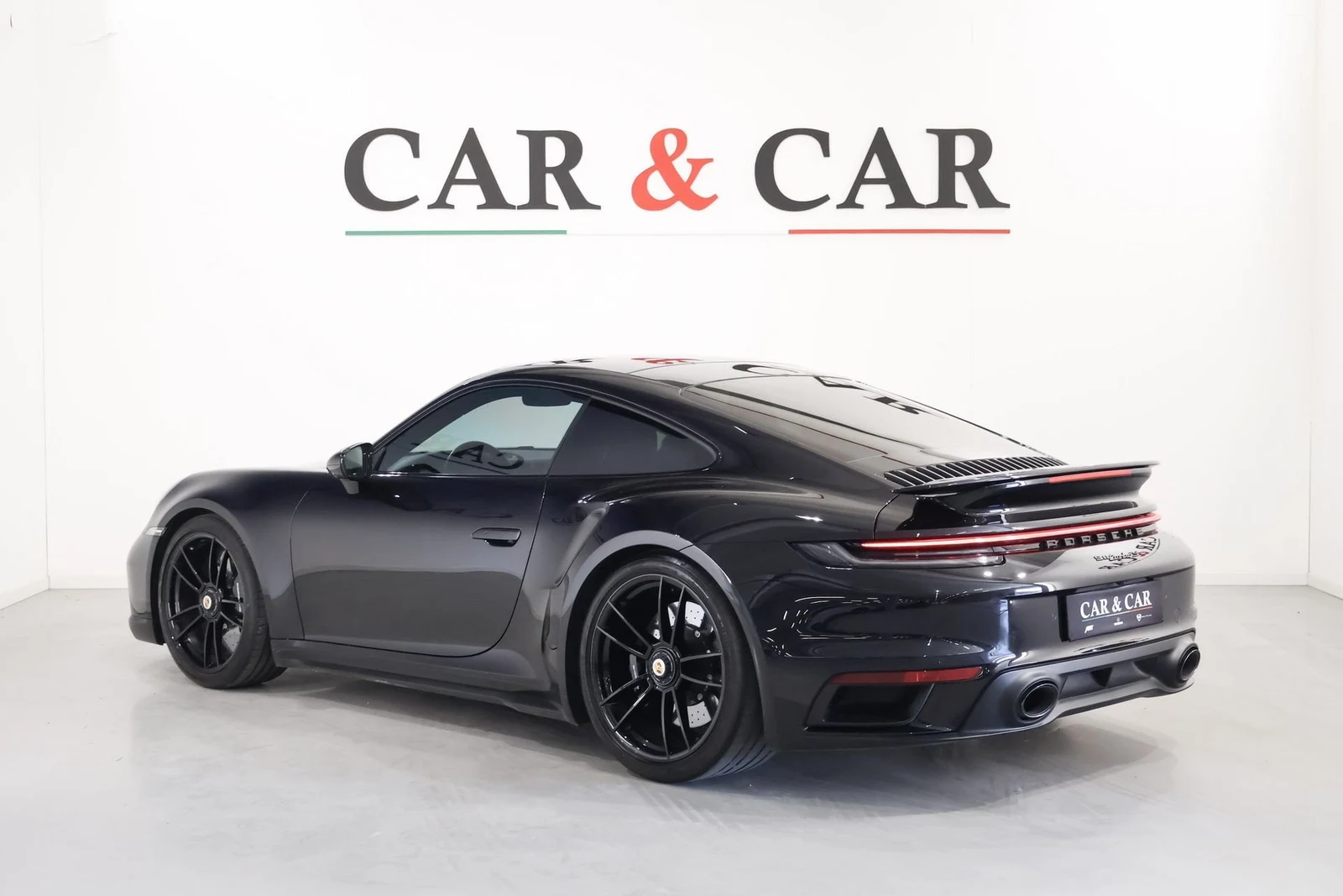 Porsche 911 Turbo S (992.1), 2/10