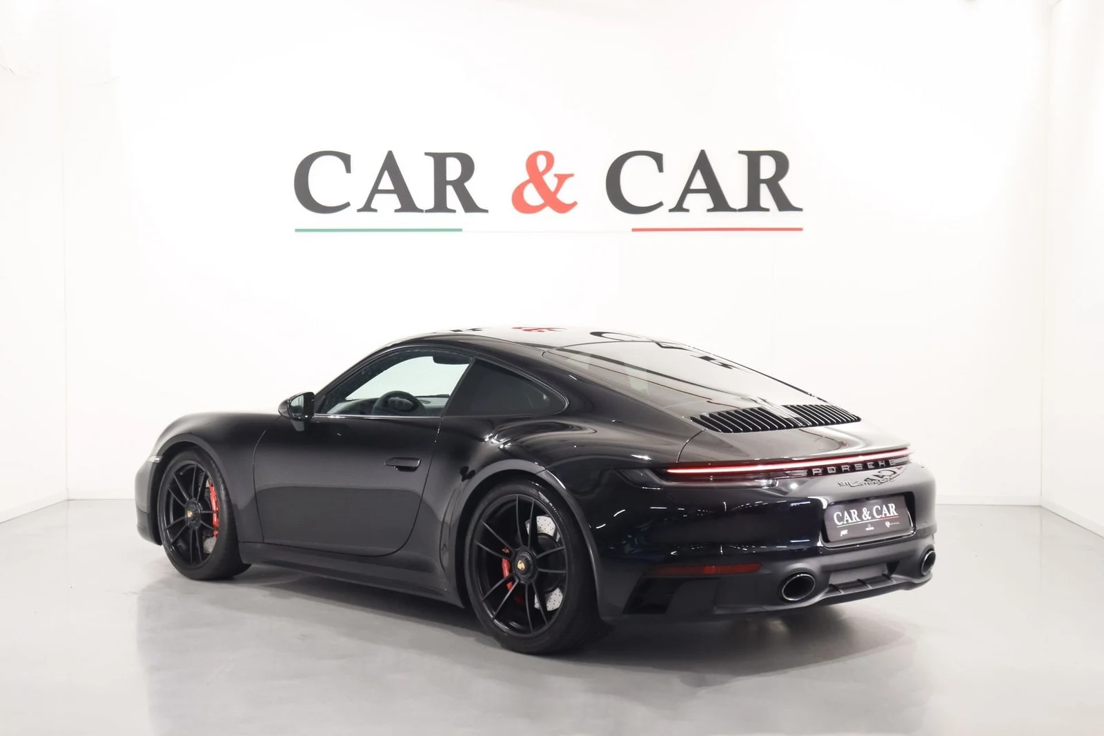 Porsche 911 Carrera GTS (992.1), 2/10
